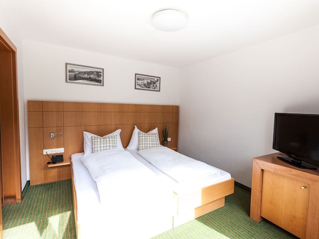 rooms-double-comfort-room-with-balcony-or-terrace