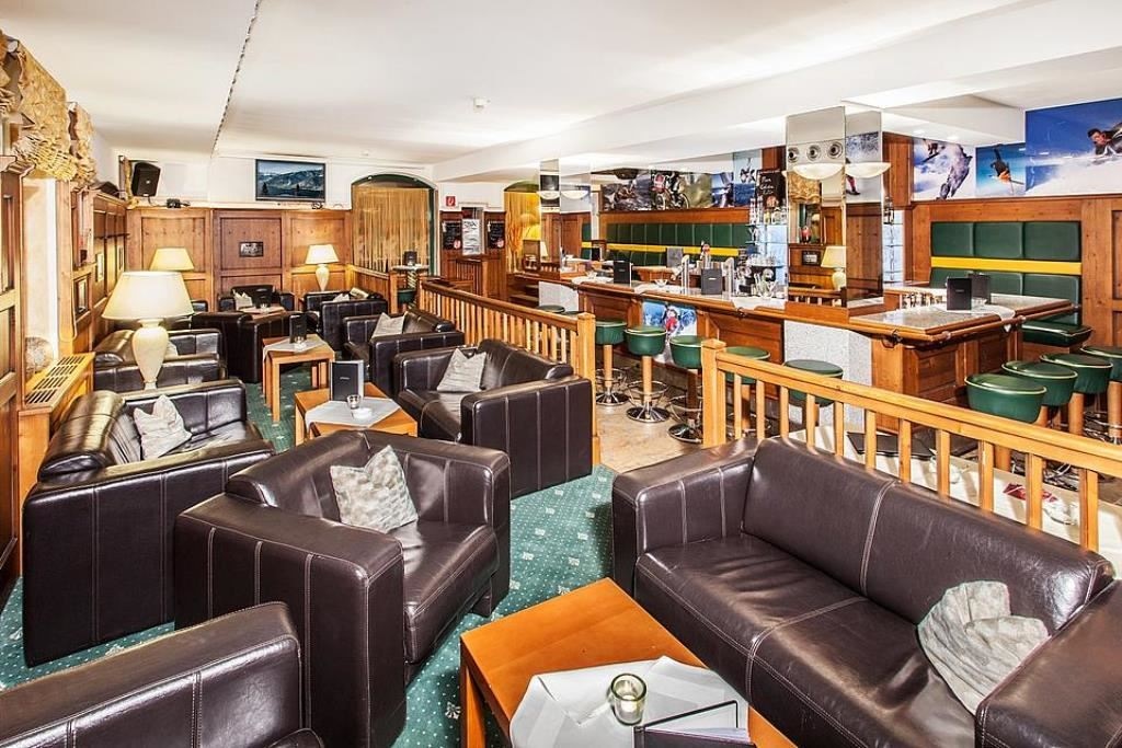 bars-bernsteins-bar-and-lounge