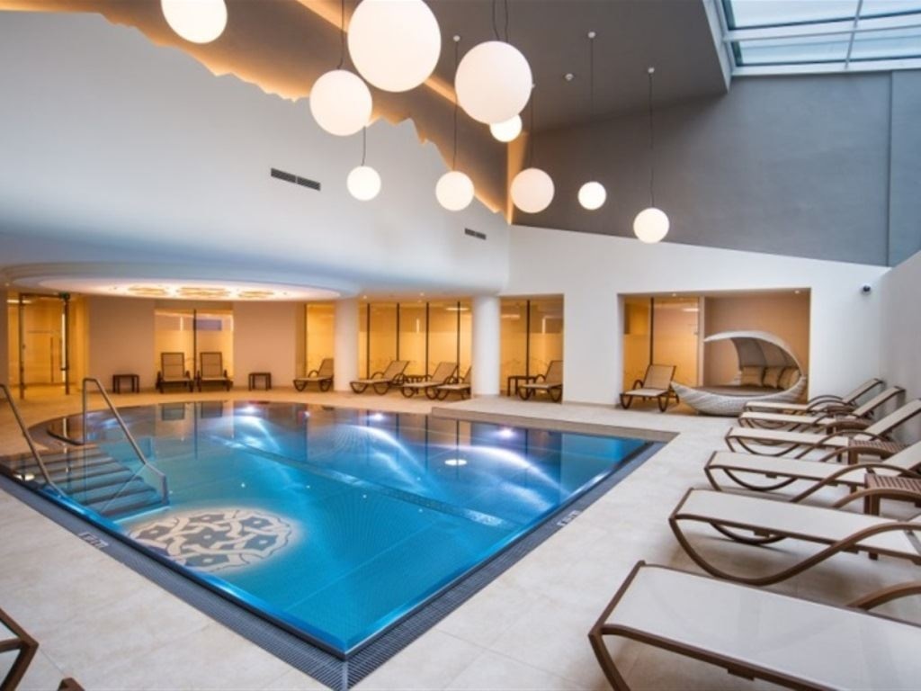 pools-indoor-pool
