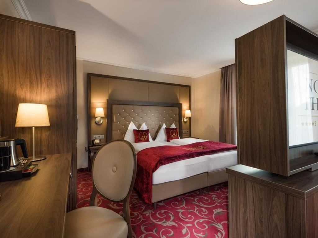 rooms-suite-palais-moser-2-room-with-balcony