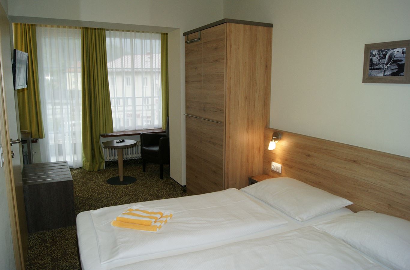 rooms-double-classic-room-with-balcony