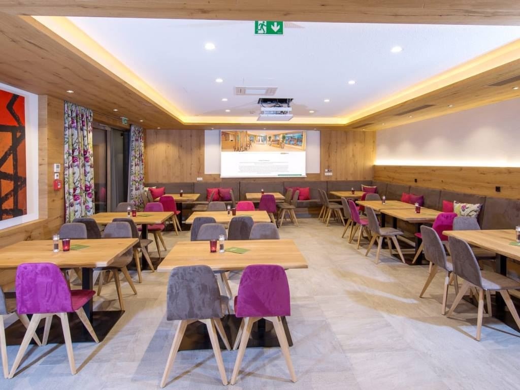 restaurants-restaurant