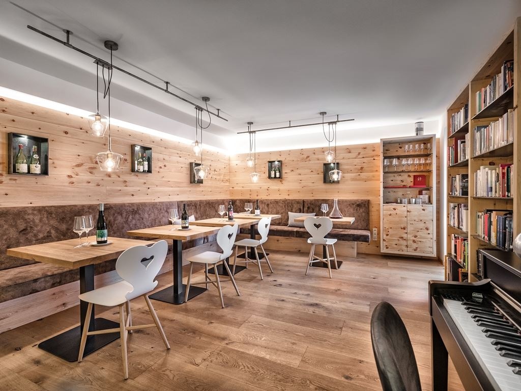 restaurants-restaurant