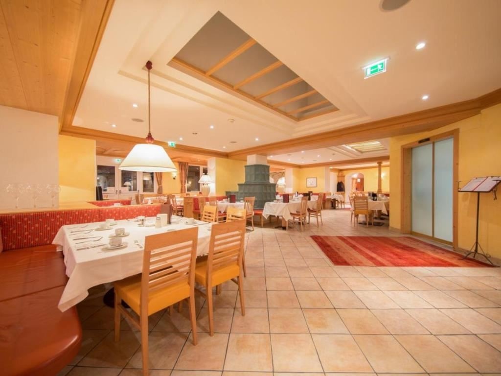 restaurants-restaurant