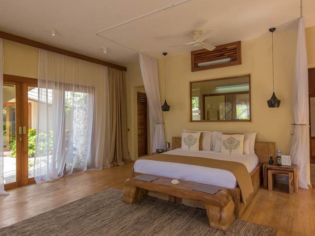 rooms-deluxe-room-with-shared-pool