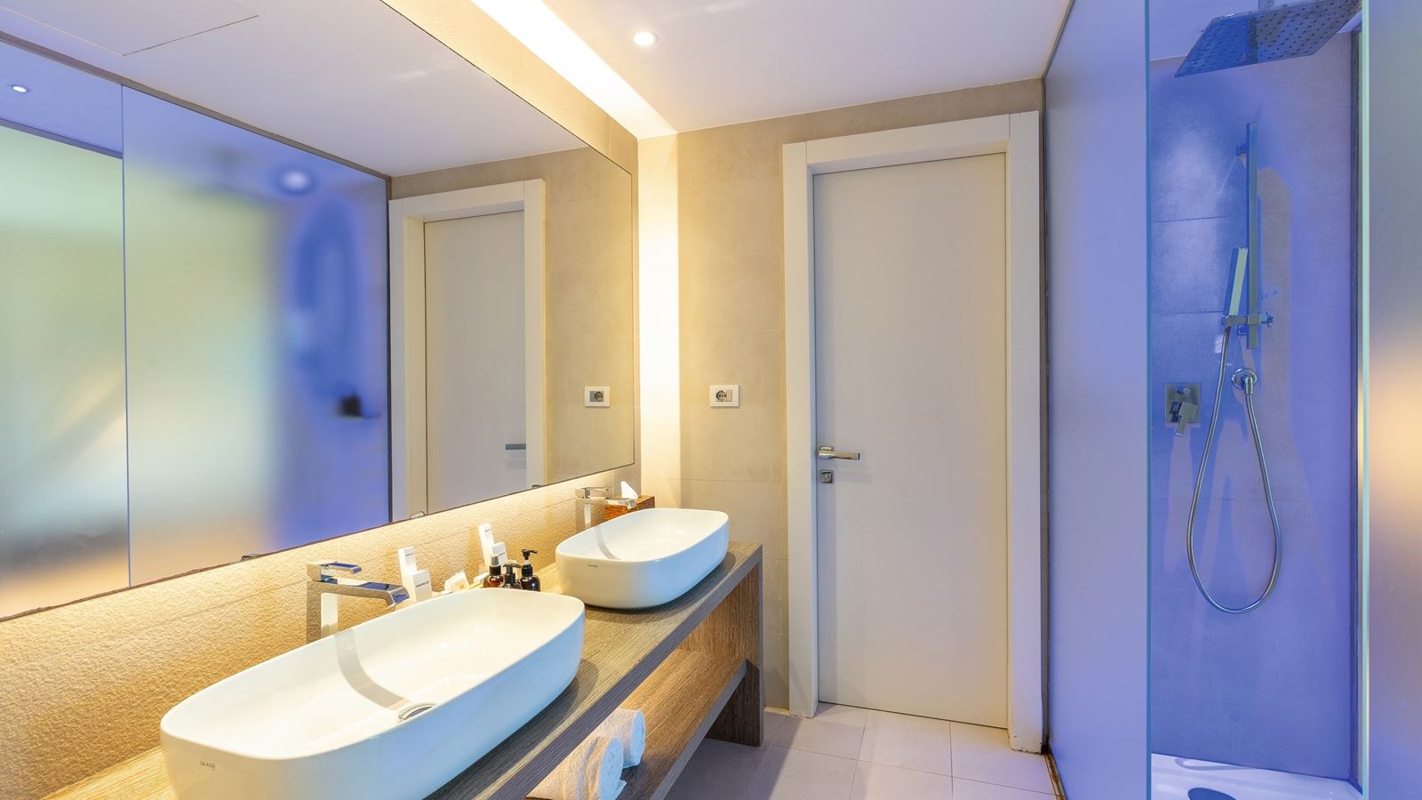 rooms-superior-ocean-suite