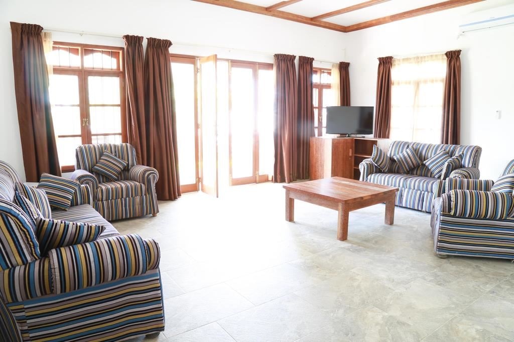 rooms-villa-garden-view