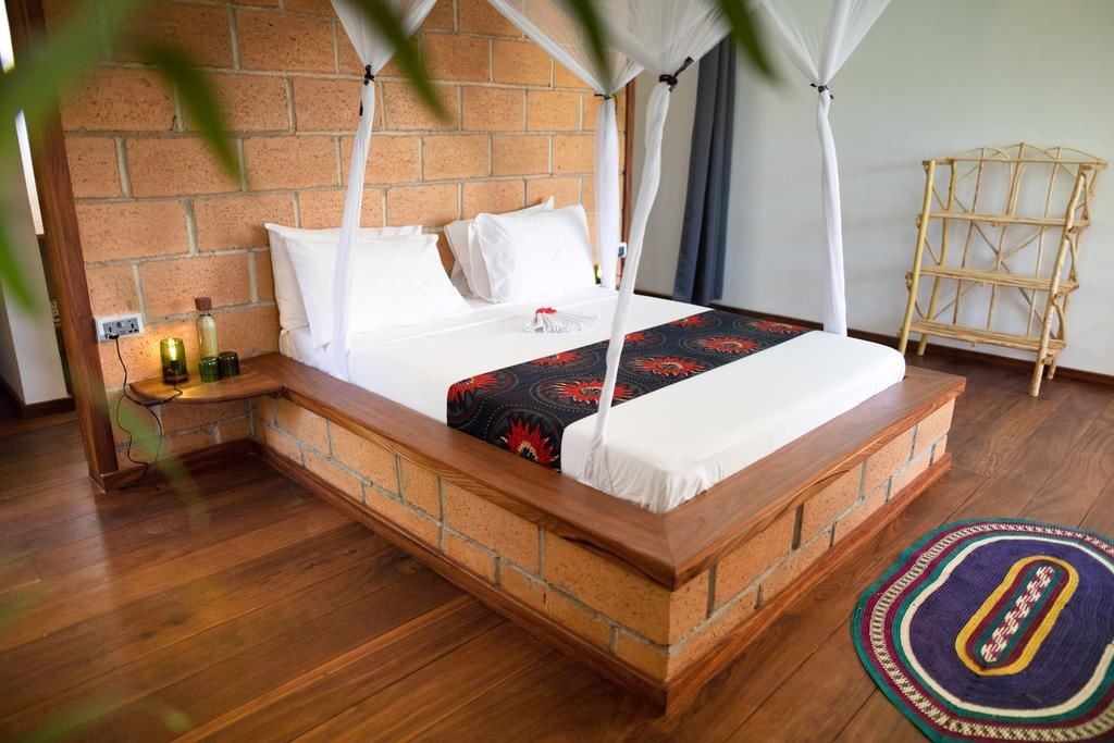 rooms-standard-pool-view