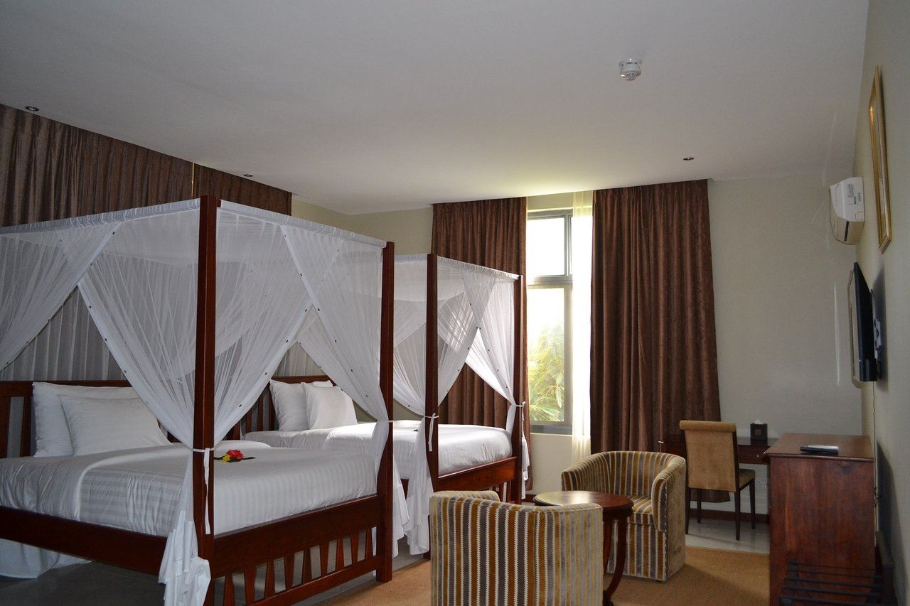 rooms-2-bedroom-garden-villa