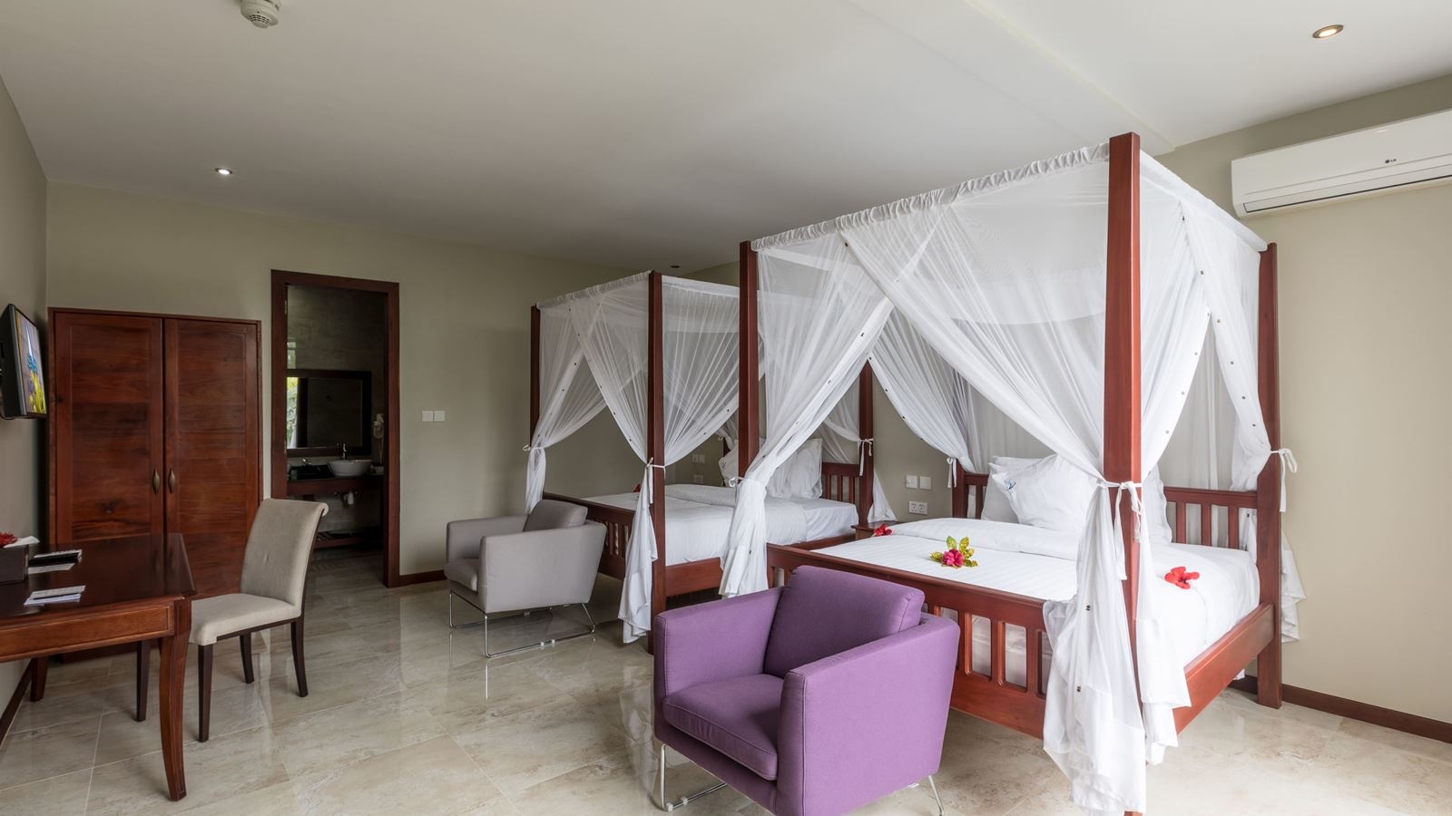 rooms-3-bedroom-villa-poolview