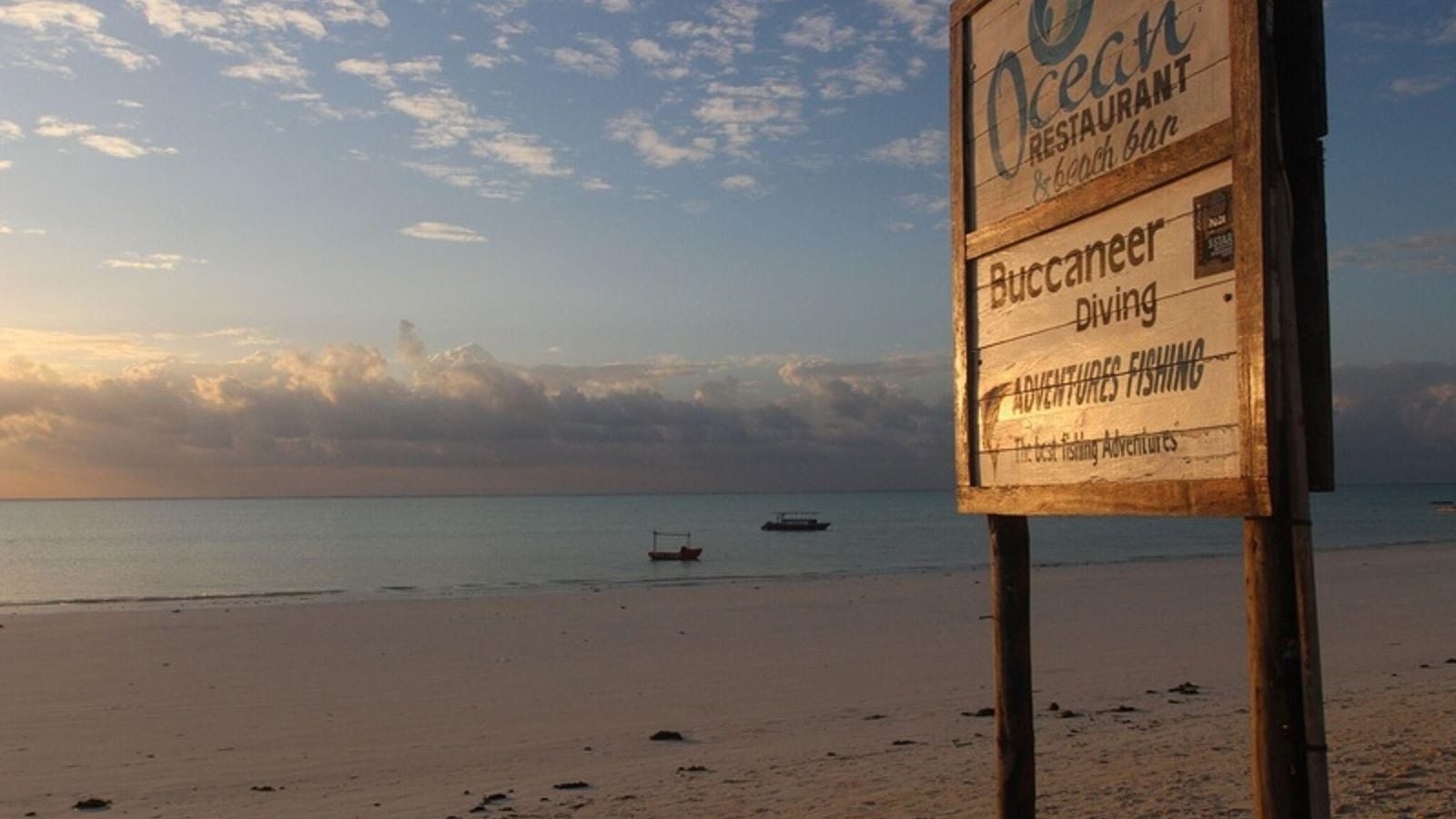 restaurants-ocean-restaurant--sandbar