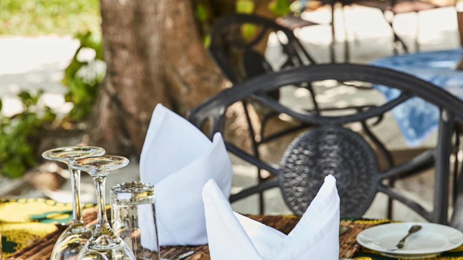 restaurants-the-breakers-grill