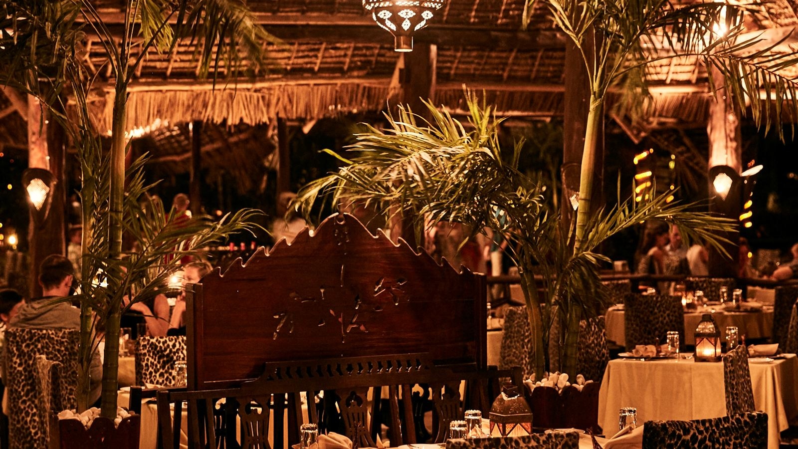 restaurants-salama-dining-room