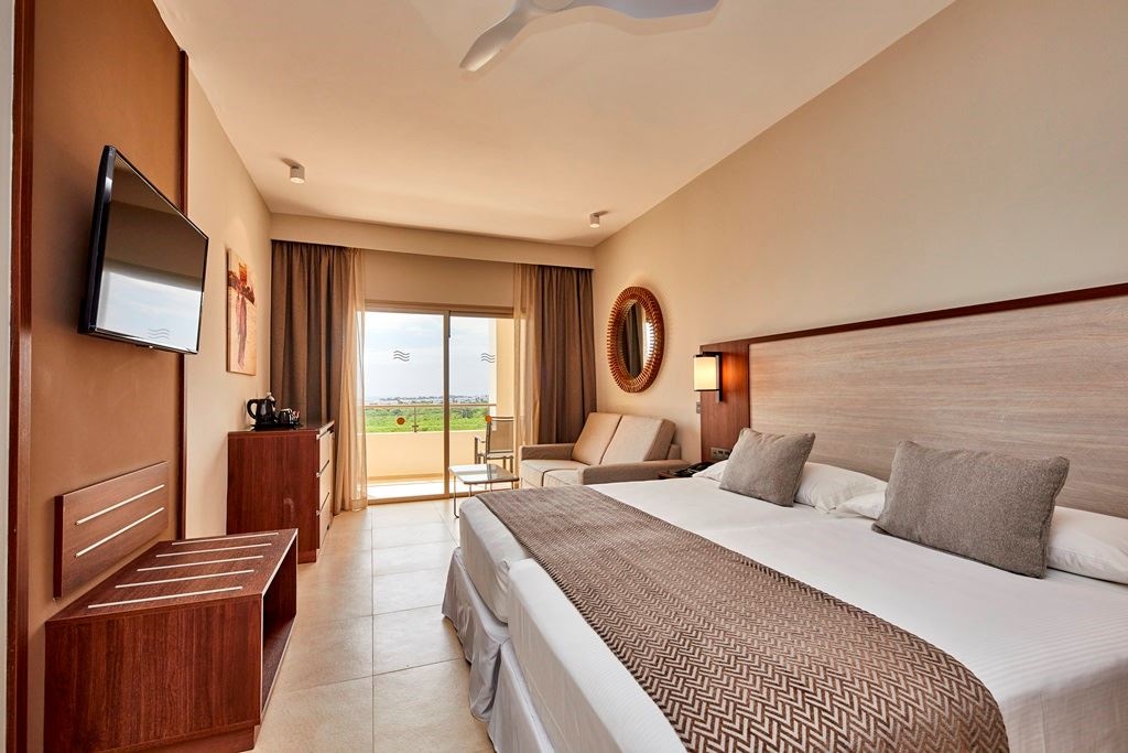 rooms-double-room-lateral-sea-view