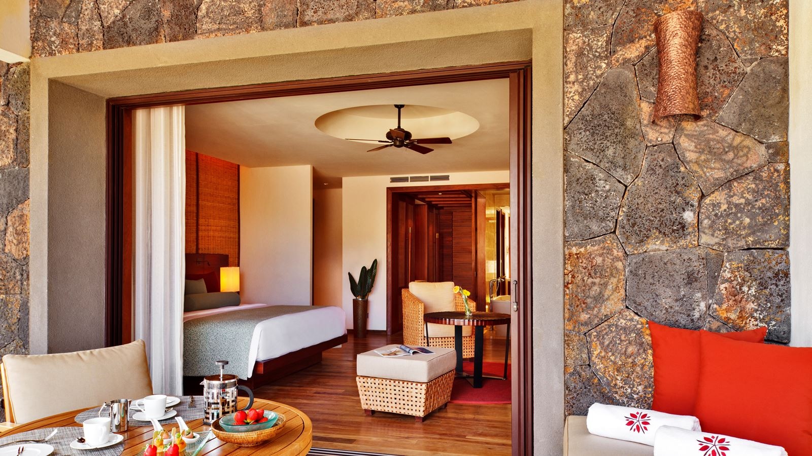 rooms-luxury-lagoona-suite