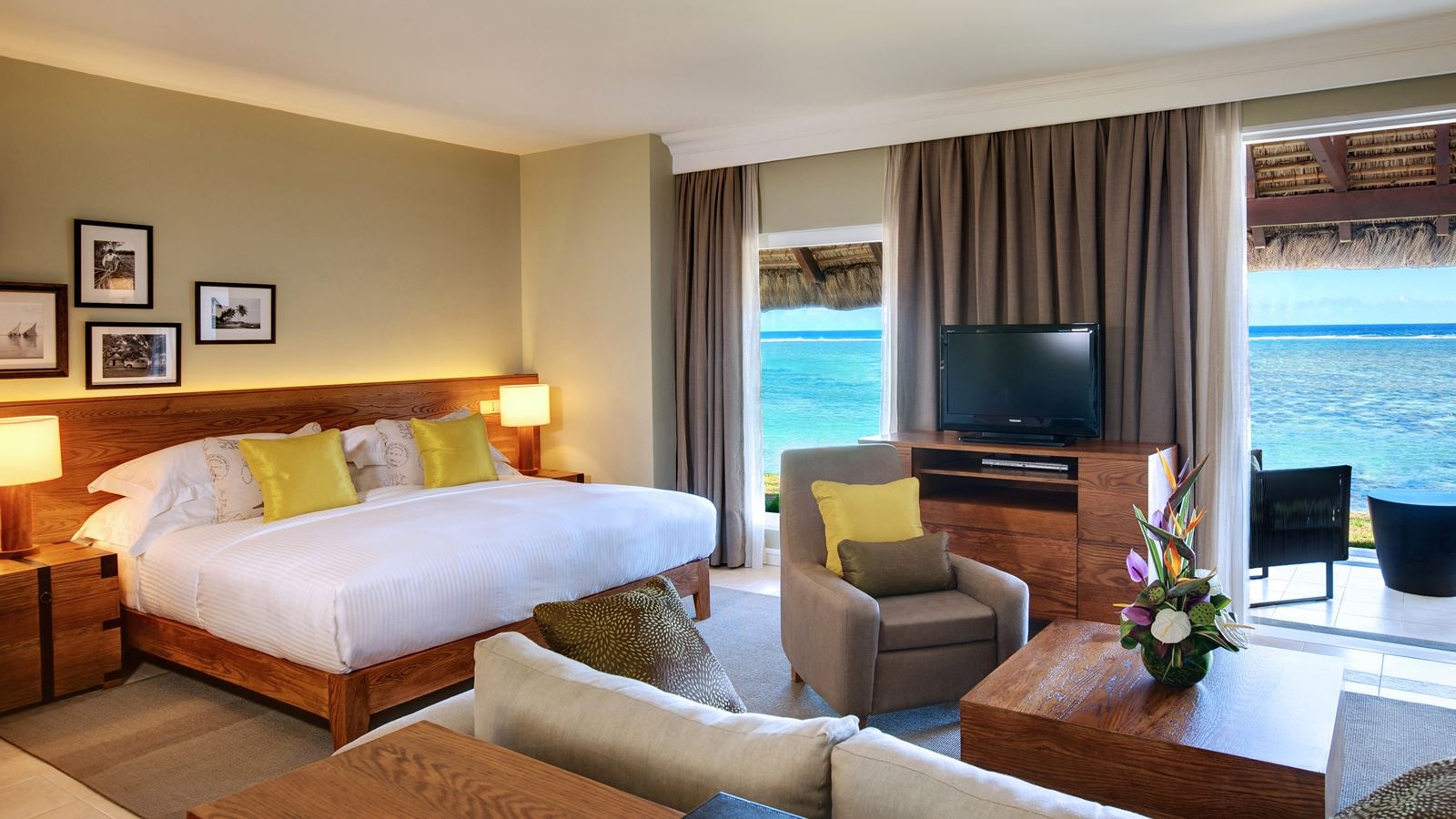 rooms-beachfront-junior-suite