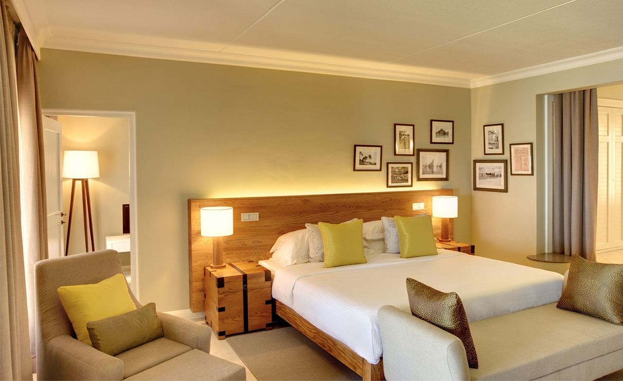 rooms-beachfront-family-room