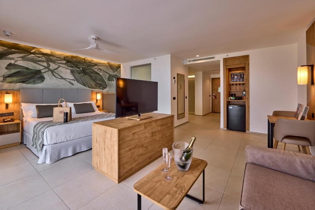 rooms-swim-up-suite-elite