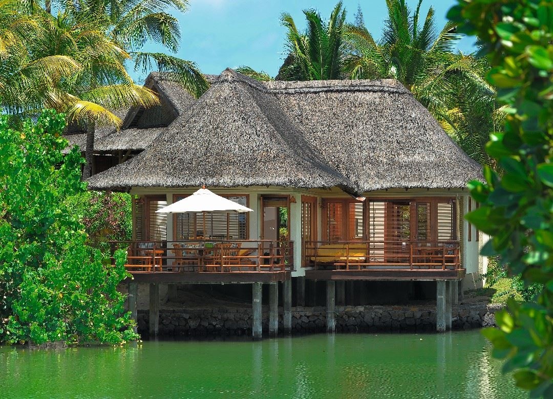 rooms-villa-beachfront-and-stilts