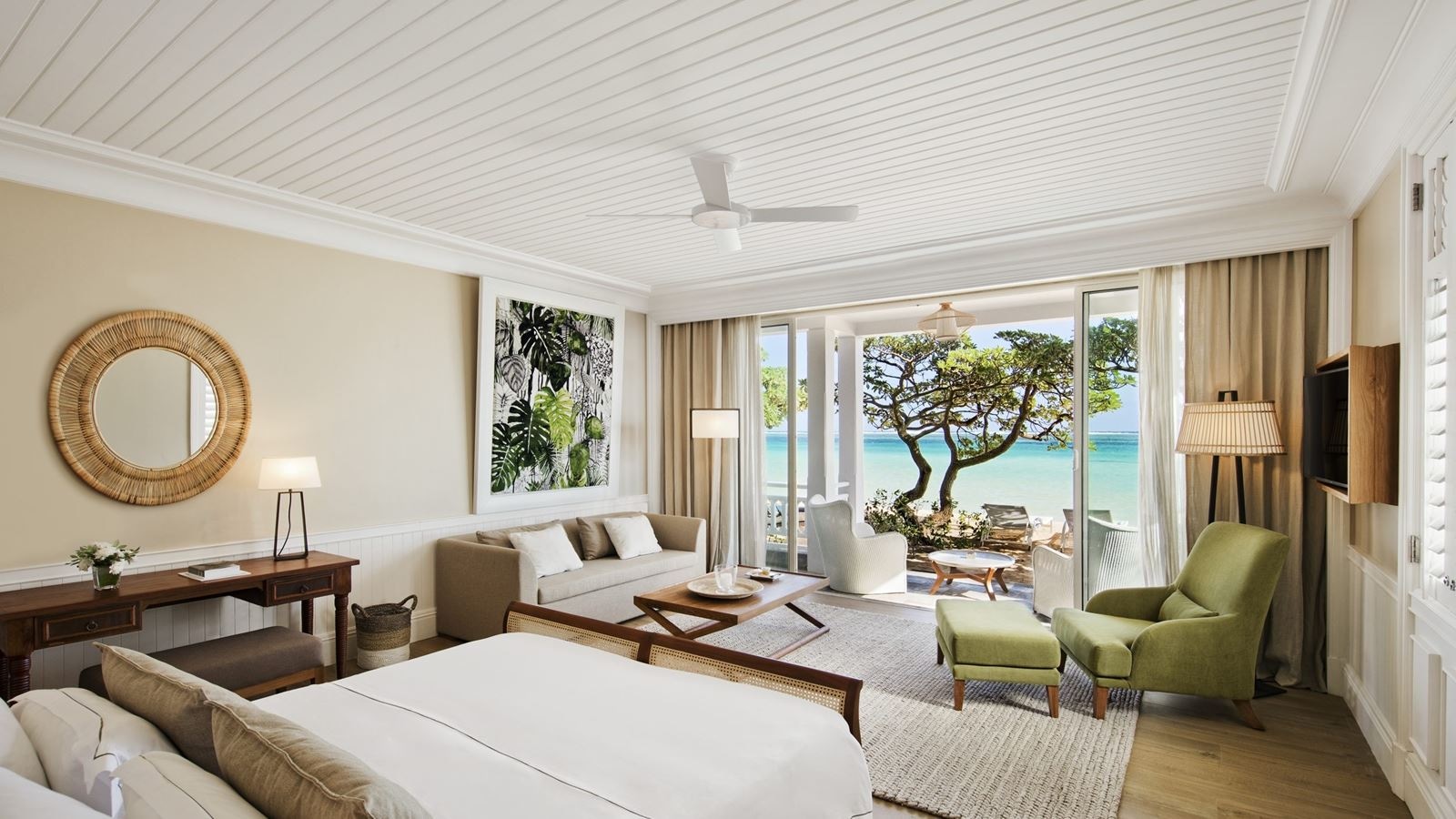 rooms-deluxe-beachfront-suite
