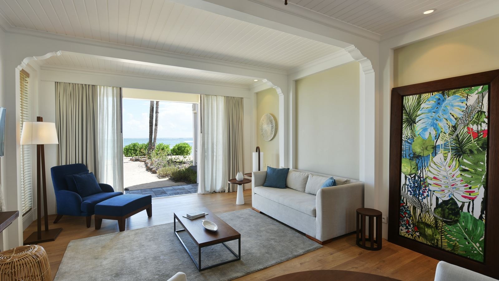 rooms-ocean-suite-beachfront