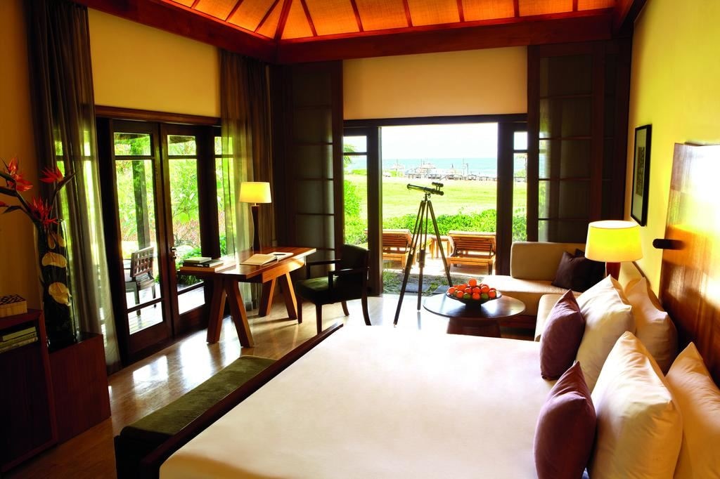 rooms-beachfront-suite-pool-villa