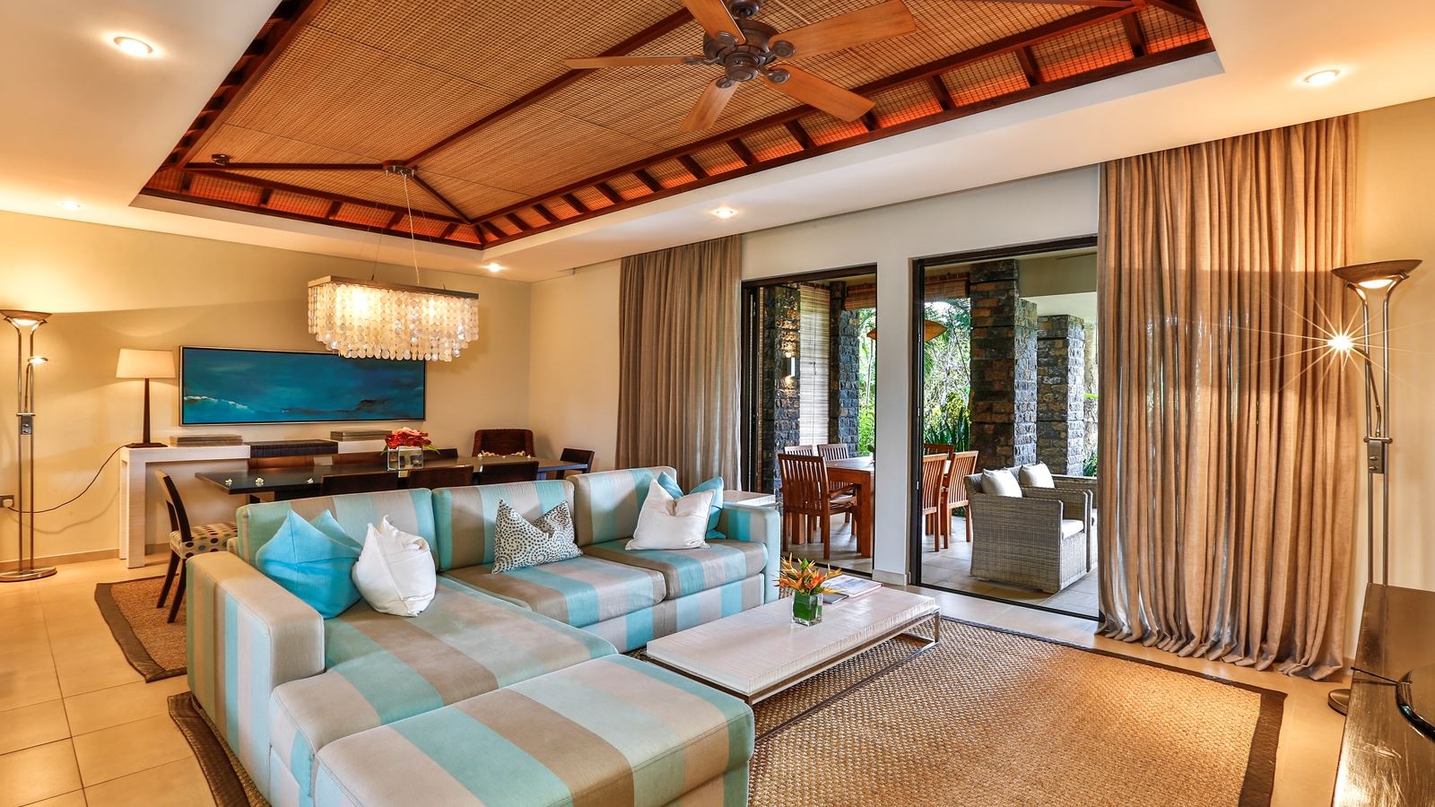 rooms-2-broom-prestige-suite-golf