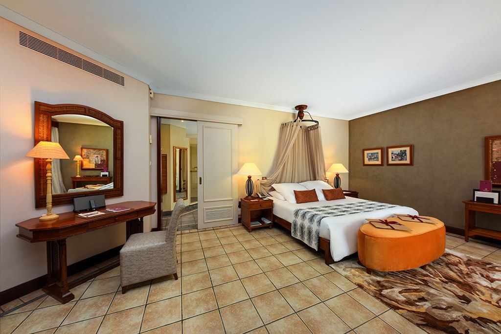 rooms-senior-suite-beachfront