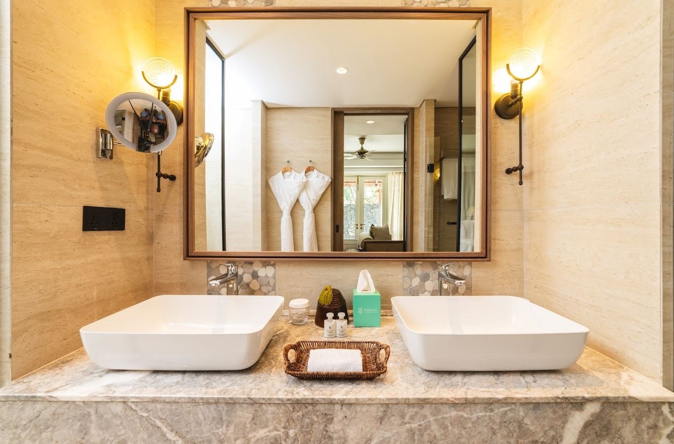 rooms-family-luxury-suite-pool-villa