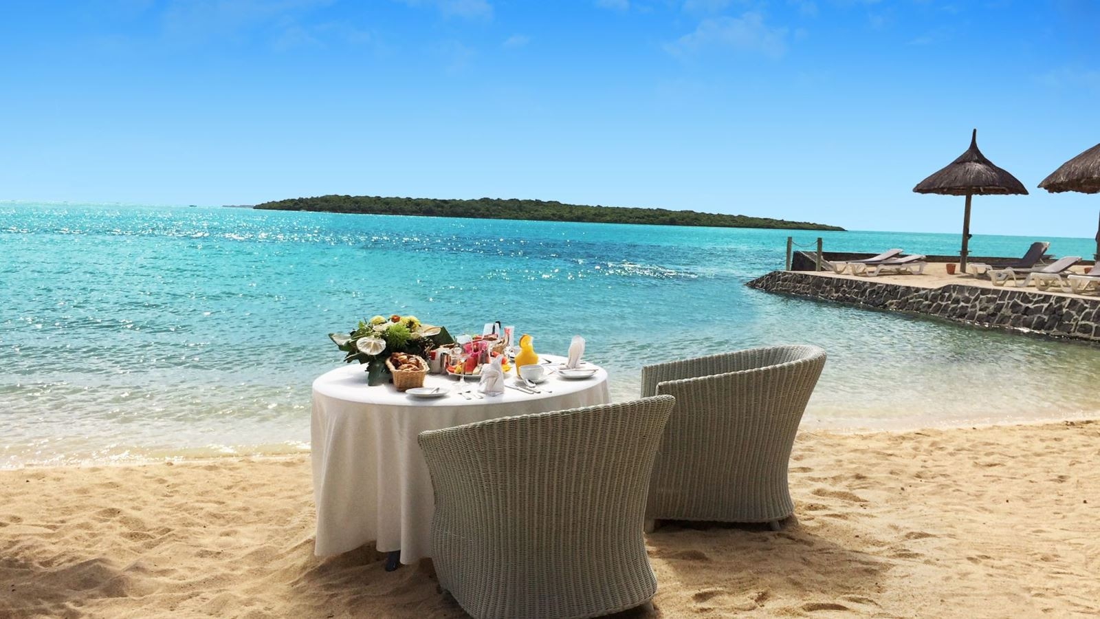 restaurants-1810--the-beach-restaurant