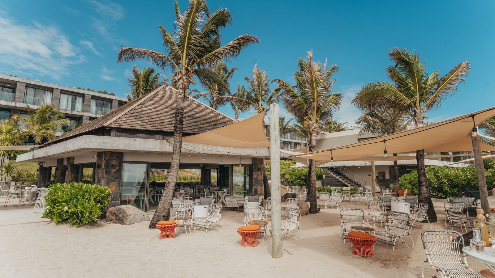 restaurants-aqua-beach-restaurant