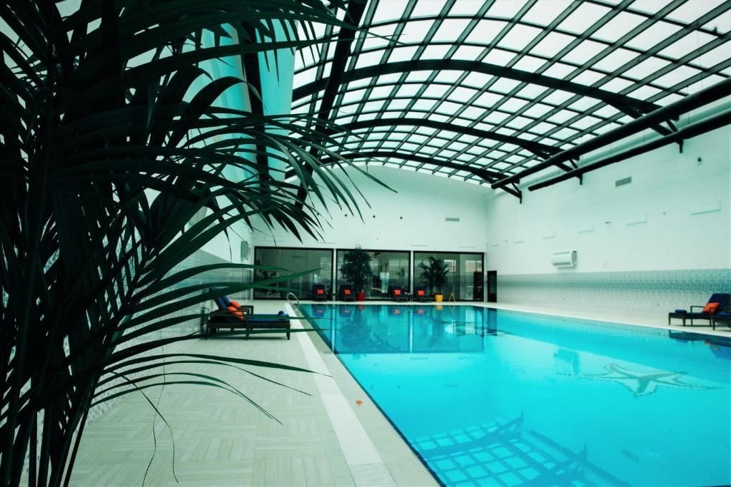 pools-indoor-pool