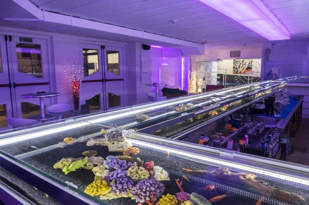 bars-cocktail-bar-aquarium