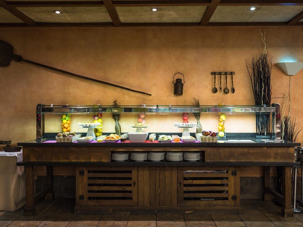 restaurants-restaurant