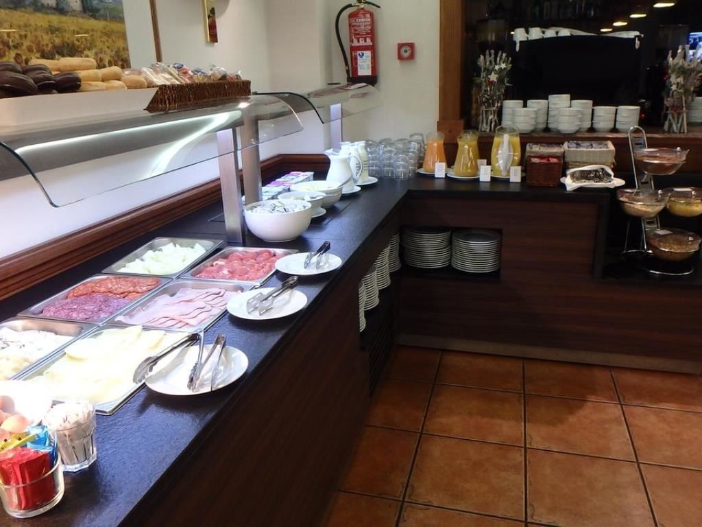 restaurants-restaurant