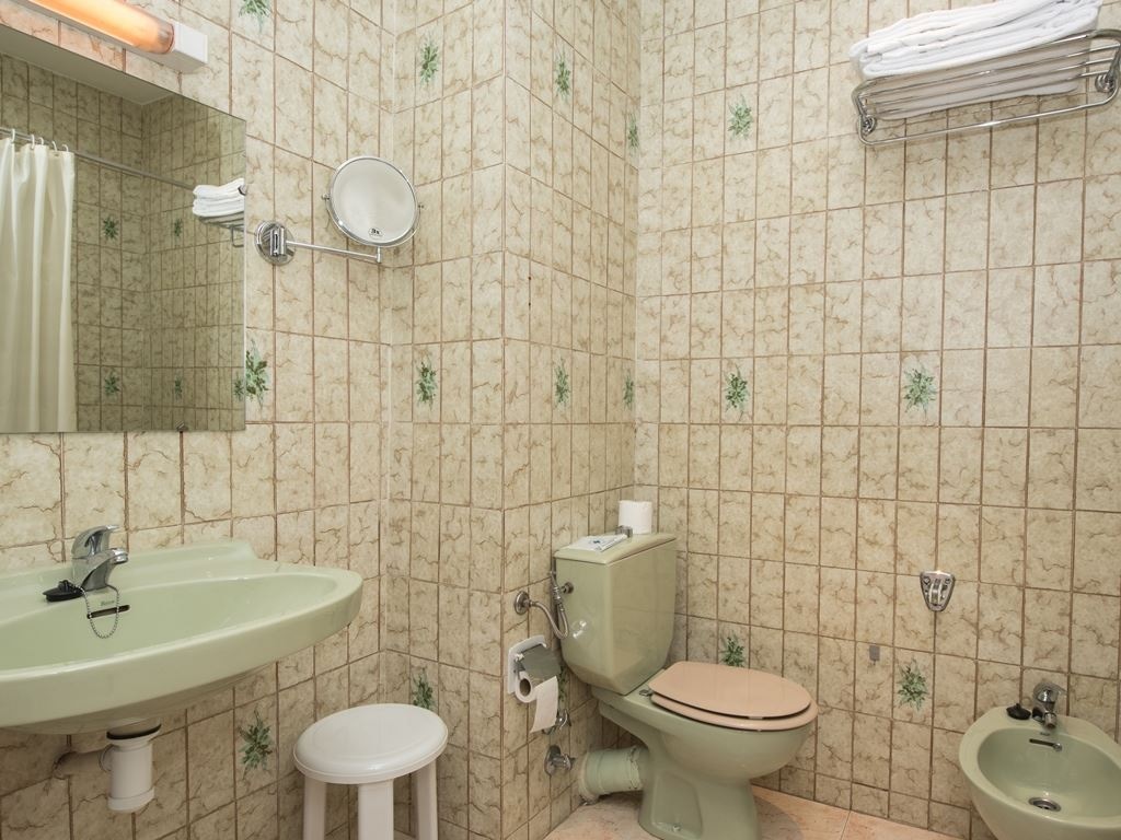 rooms-room-standard-valley-view