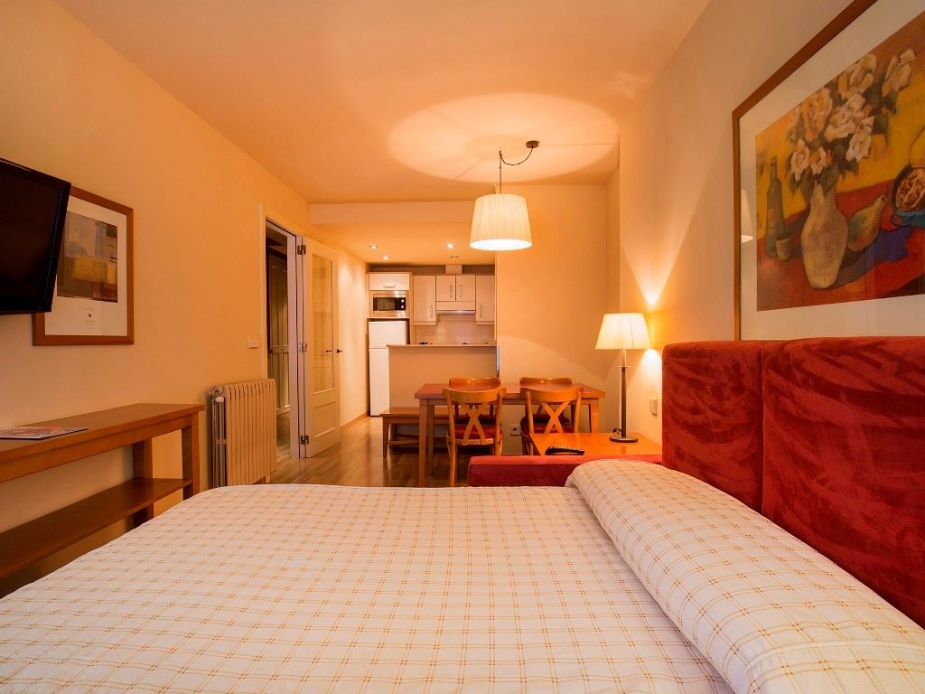 rooms-quadruple-room