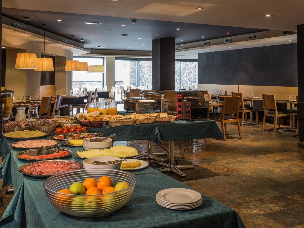 restaurants-restaurant