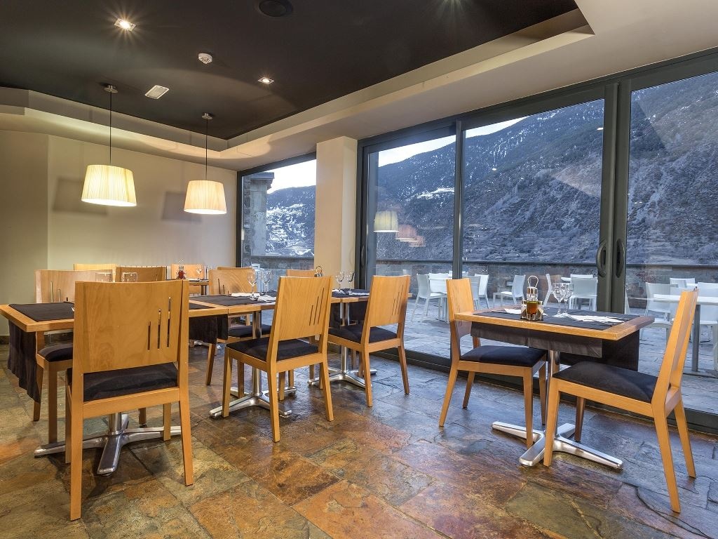 restaurants-restaurant