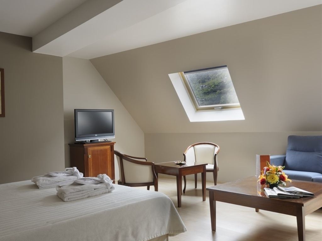 rooms-executive-room