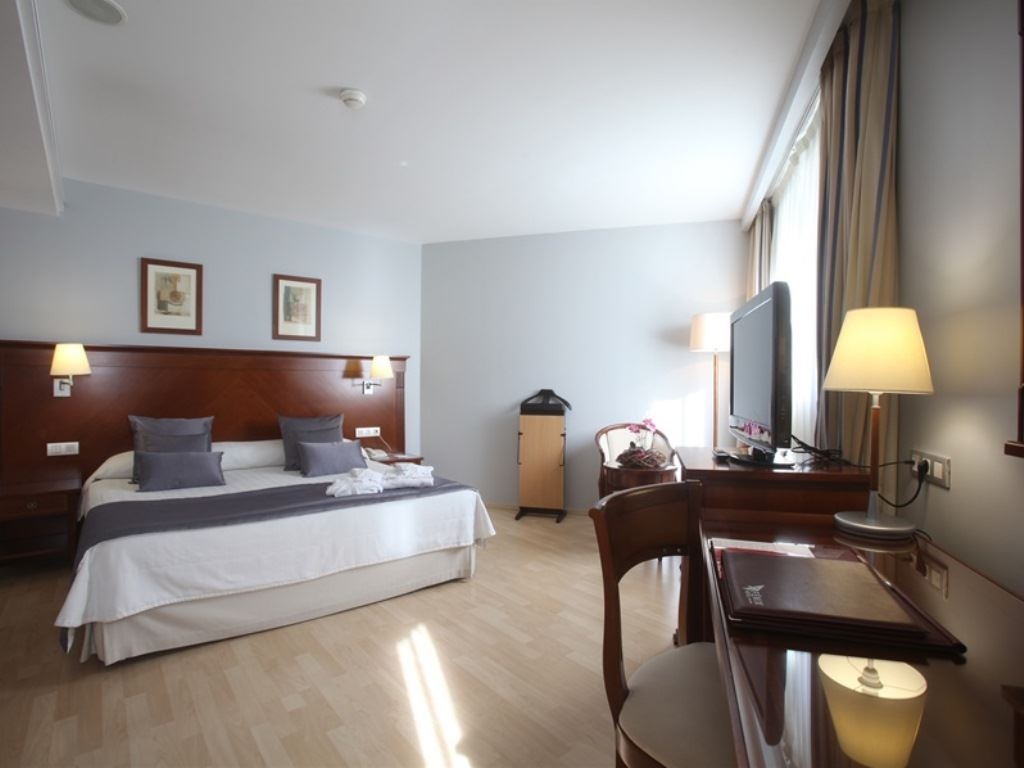 rooms-executive-room