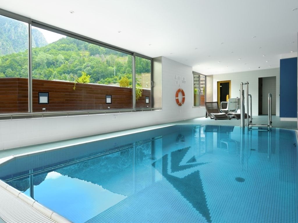 pools-indoor-pool