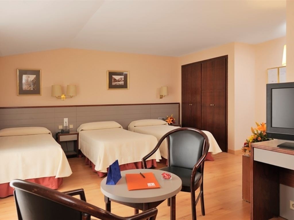 rooms-quadriple-room