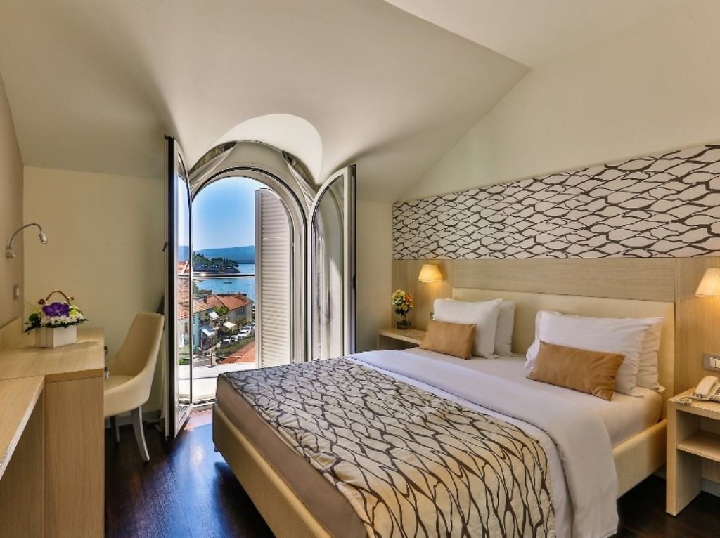 rooms-double-room-side-sea-view