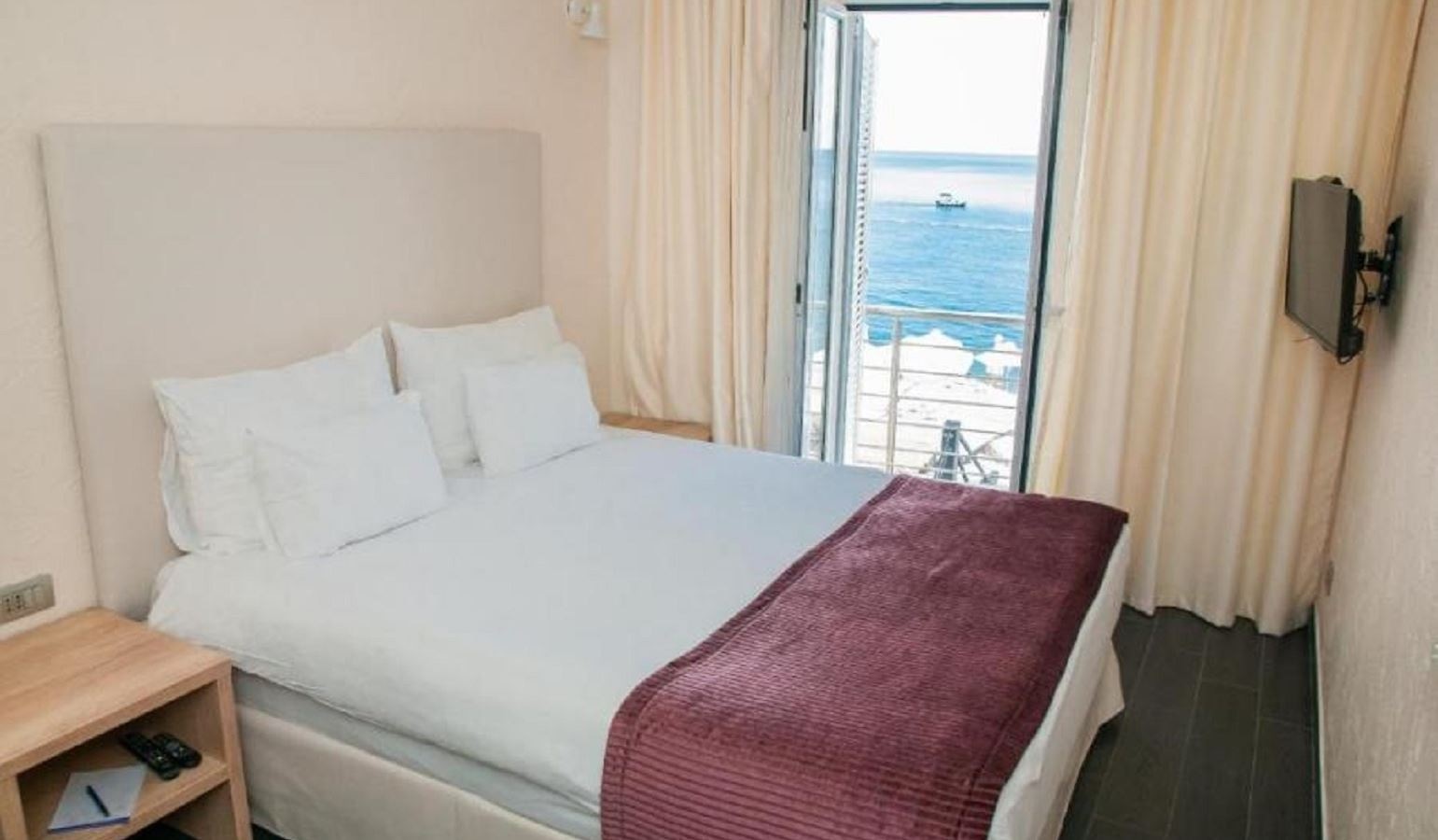 rooms-suite-sea-view-single-use