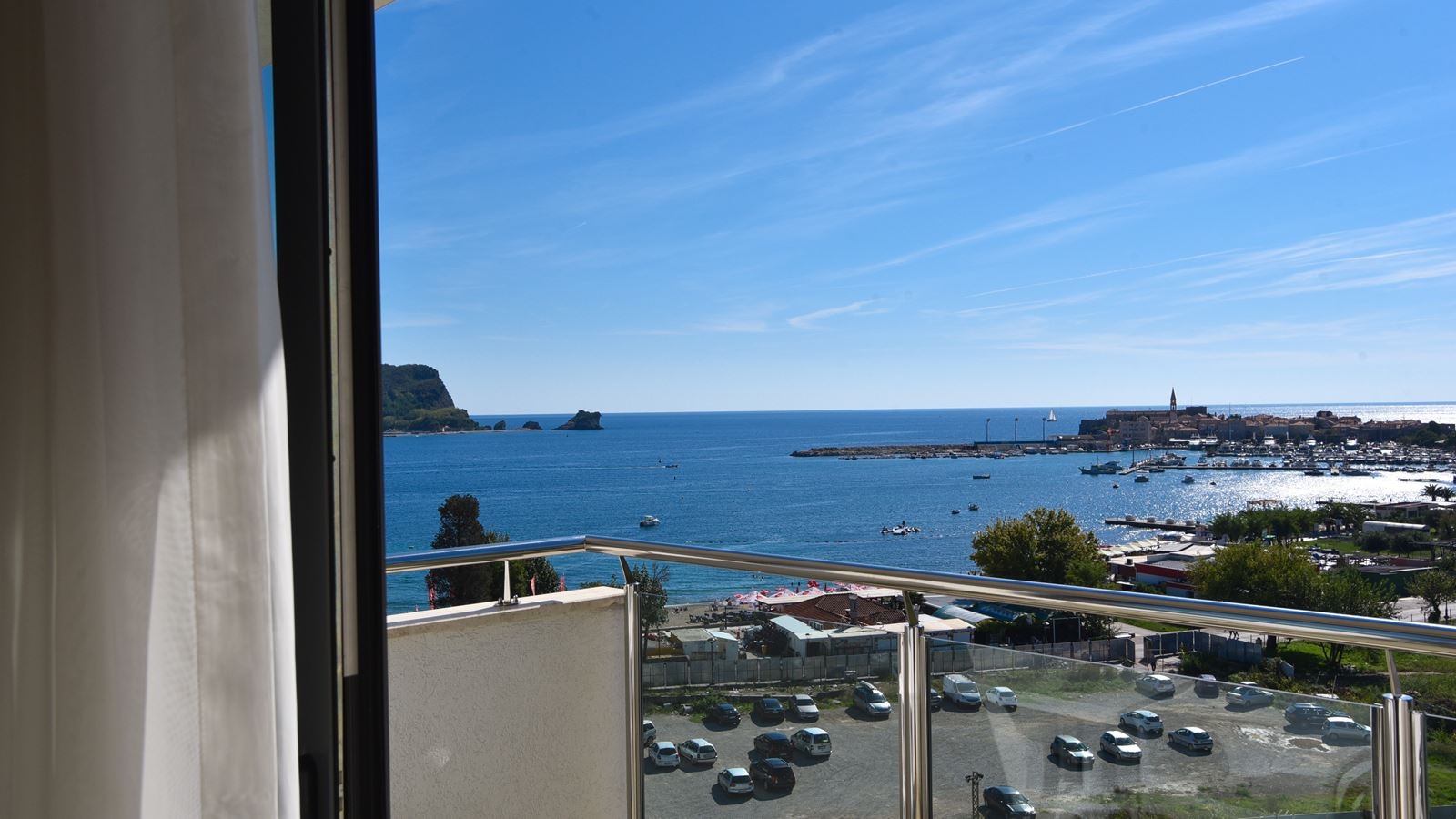 rooms-deluxe-apartment-two-bedroom-sea-view-with-terrace