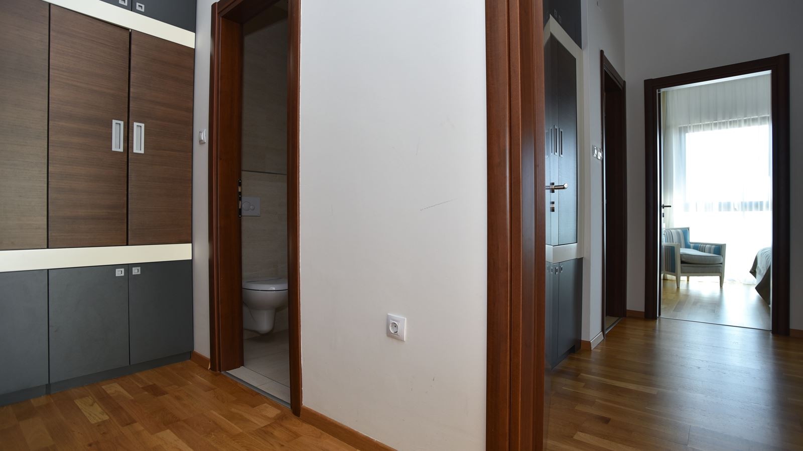 rooms-deluxe-apartment-two-bedroom-sea-view-with-terrace