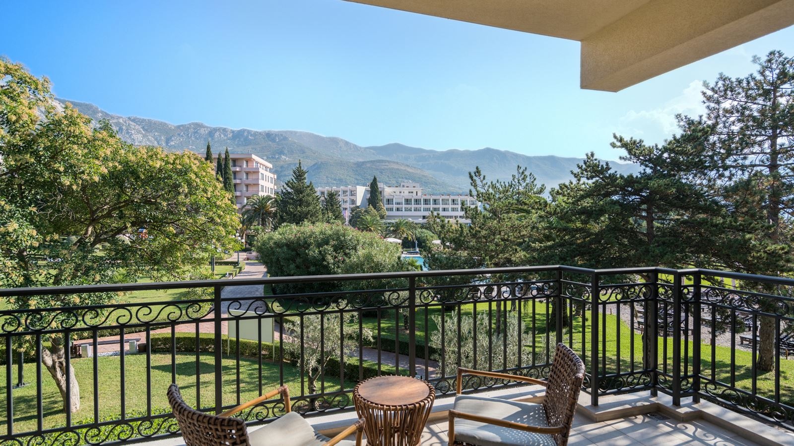 rooms-junior-suite-garden-view