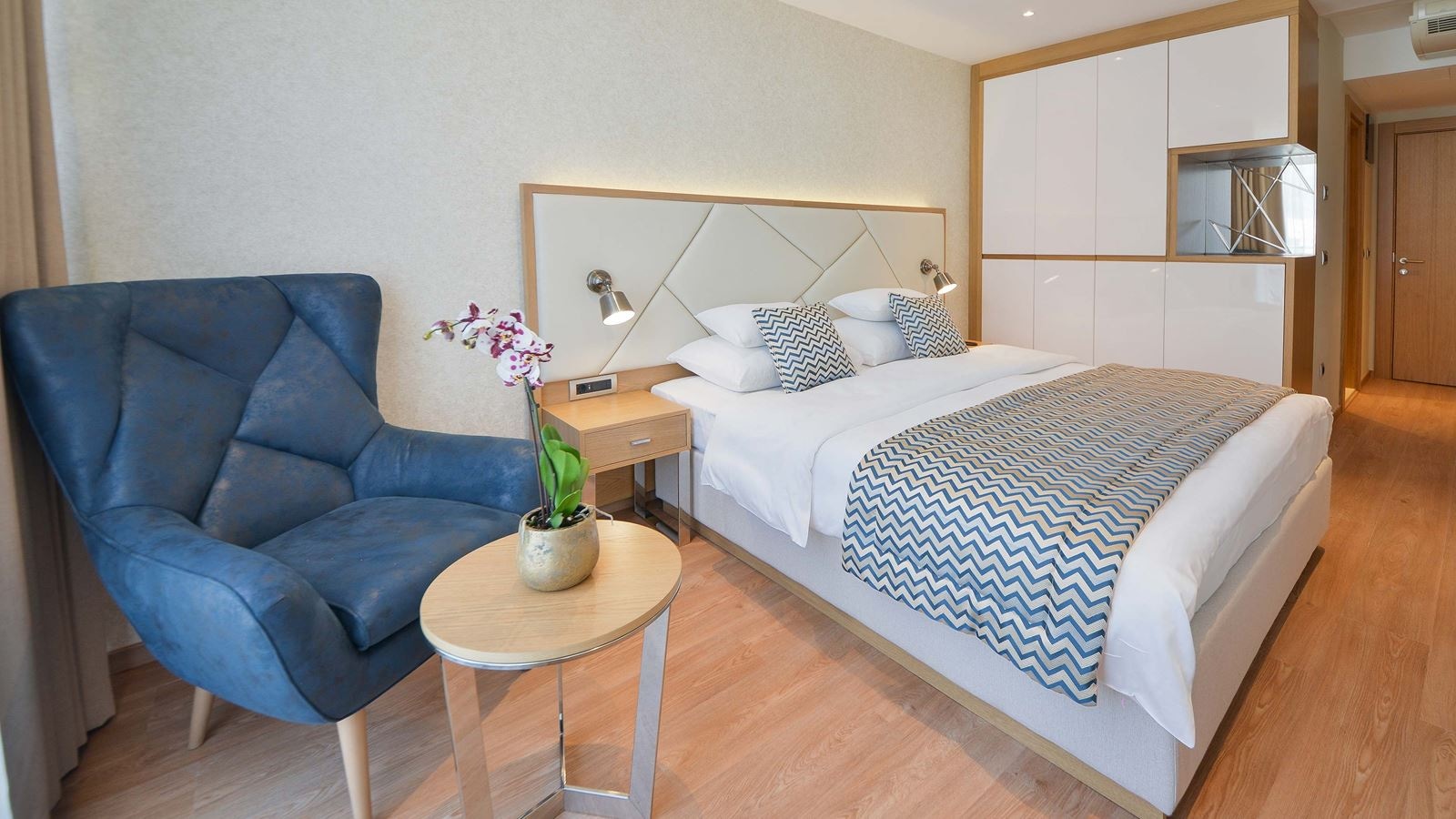 rooms-superior-room-with-french-balcony