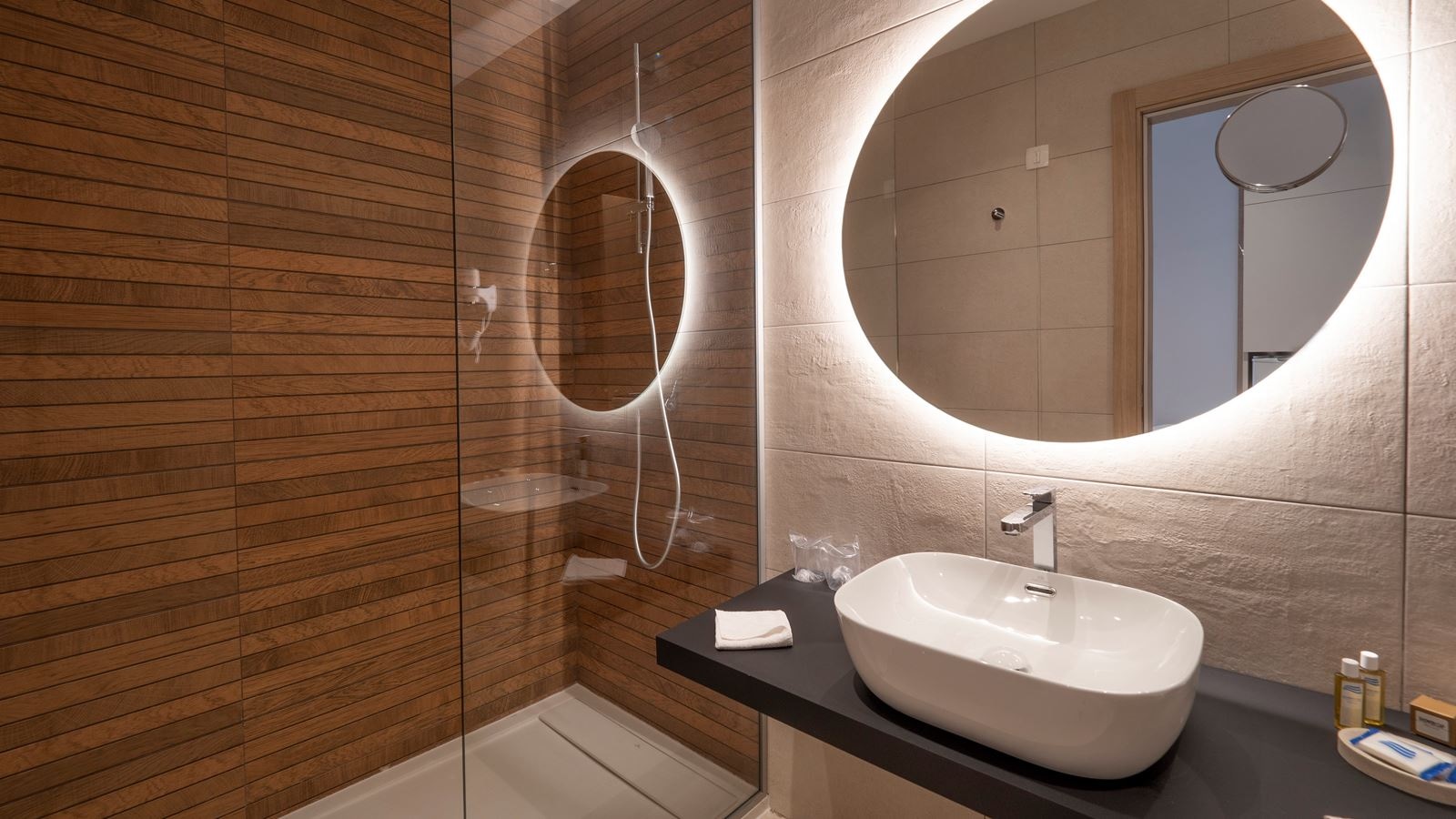 rooms-superior-room-side-sea-view